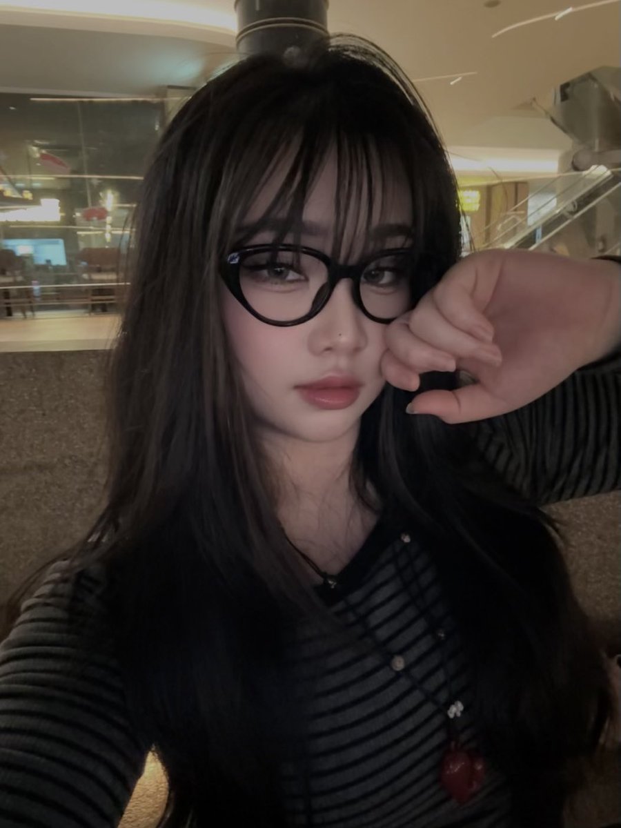 melodiovs's tweet photo. hi ? https://t.co/SvYcjb51dK