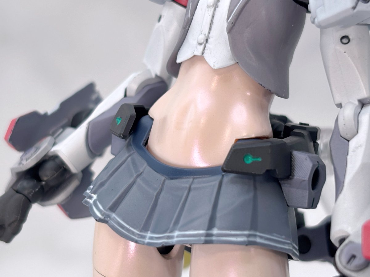 disk_4's tweet photo. 腰パーツとシューズはあんこ社さん（ @UC_KOUHOU）の
「ぺルビスアウタ改」
「UCスニーカー」
を使用しています。

UCスニーカーは今回初めて使用しましたが、3パーツでここまで色分け出来るのは凄いと思いました！
あと足裏のソール部分の造形が細かくて良かったです！ https://t.co/Dntokp1vt6