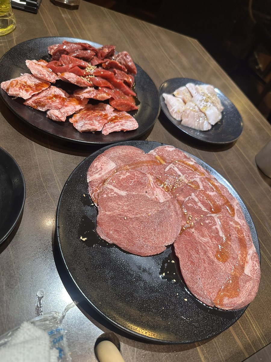 shimo1985fast's tweet photo. ここの焼肉食べ放題なのにほんと美味かったきらまた行きたい。 https://t.co/n0jd6RjNEd