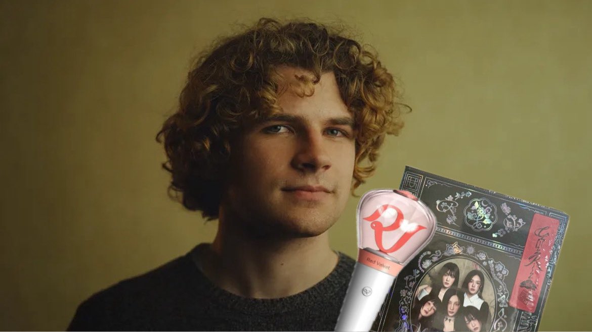 universerene's tweet photo. 'BACKROOMS' director Kane Parsons is reportedly a fan of the K-Pop girl group Red Velvet.

"Their song 'Chill Kill' has the best bridge I've ever heard in my life." 

He is only 20 years old. https://t.co/TOILsG1th7