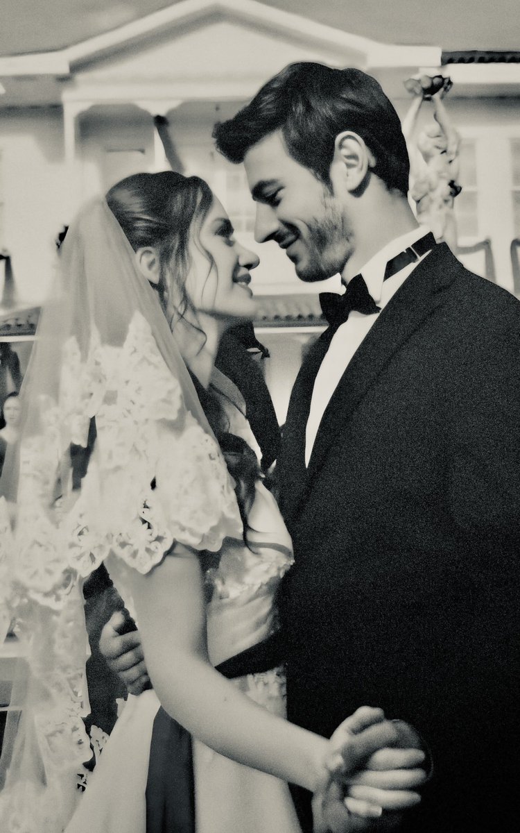 je2cem_'s tweet photo. قمة الضحك، شنو يعني مسلسل بدون السو ولا أمين ؟ خلاص ستوب انشروا مرضكم بعيد مستحيل والله المرحلة اللي وصلتوا لها، الاثنين مكملين بعض بهذا المسلسل وبدون طرف منهم م ينفع يكمل العمل للأخر وبدون تناسقهم سوا أصلاً محد بيتابع، فكركم يعني متحملين المسلسل عشان قصته؟
#MerTeş , #Arafta https://t.co/0hOx2GOh1B