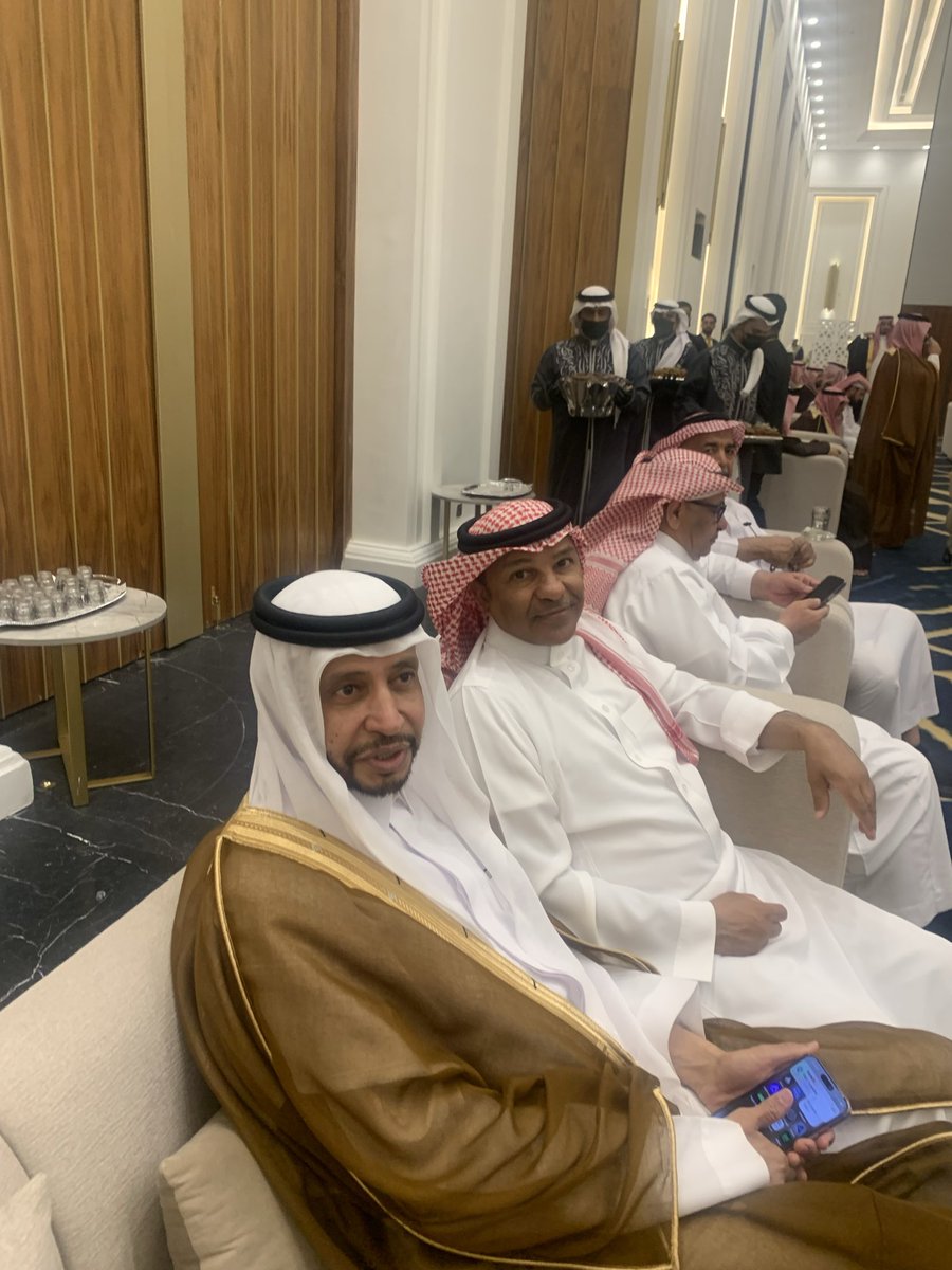 DlakSaad's tweet photo. تشرفت بتلبية دعوة اخي الغالي @AbdulHakimAlasa عبدالحكيم بن محمد العساكر لحضور حفل زواج كريمته ، الحضور الكبير  من المباركين والمهئنين جسد معزة ابو عبدالعزيز في قلوب احبابه واصحابة وجسد كذلك مكانة العائلتين الكريمتين .
الف مبروك وحياة زوجيه موفقه للعروسين . https://t.co/tvIjrppWq4