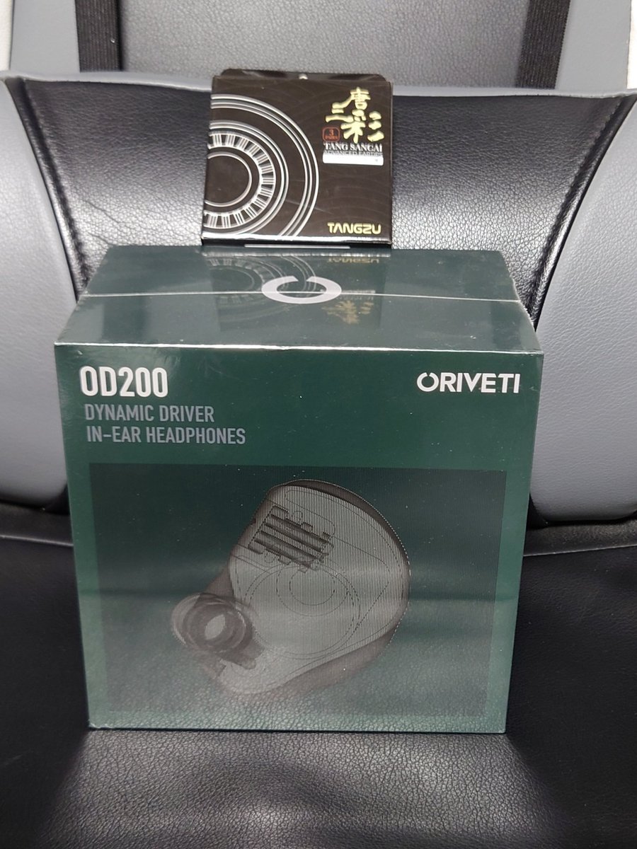 Airrumor's tweet photo. HiFiGo福袋 129$
ORIVETI OD200
TANGZU 唐三彩 WIDE BORE
でした！！

なかなか意識していないところが当たりましたね🤔
上位では無いですが手にしたことは無いイヤホンでしたのでラッキーです👍
地味にオマケも嬉しい😆
https://t.co/dvOhtnSVAG https://t.co/AHIjlHZEoa