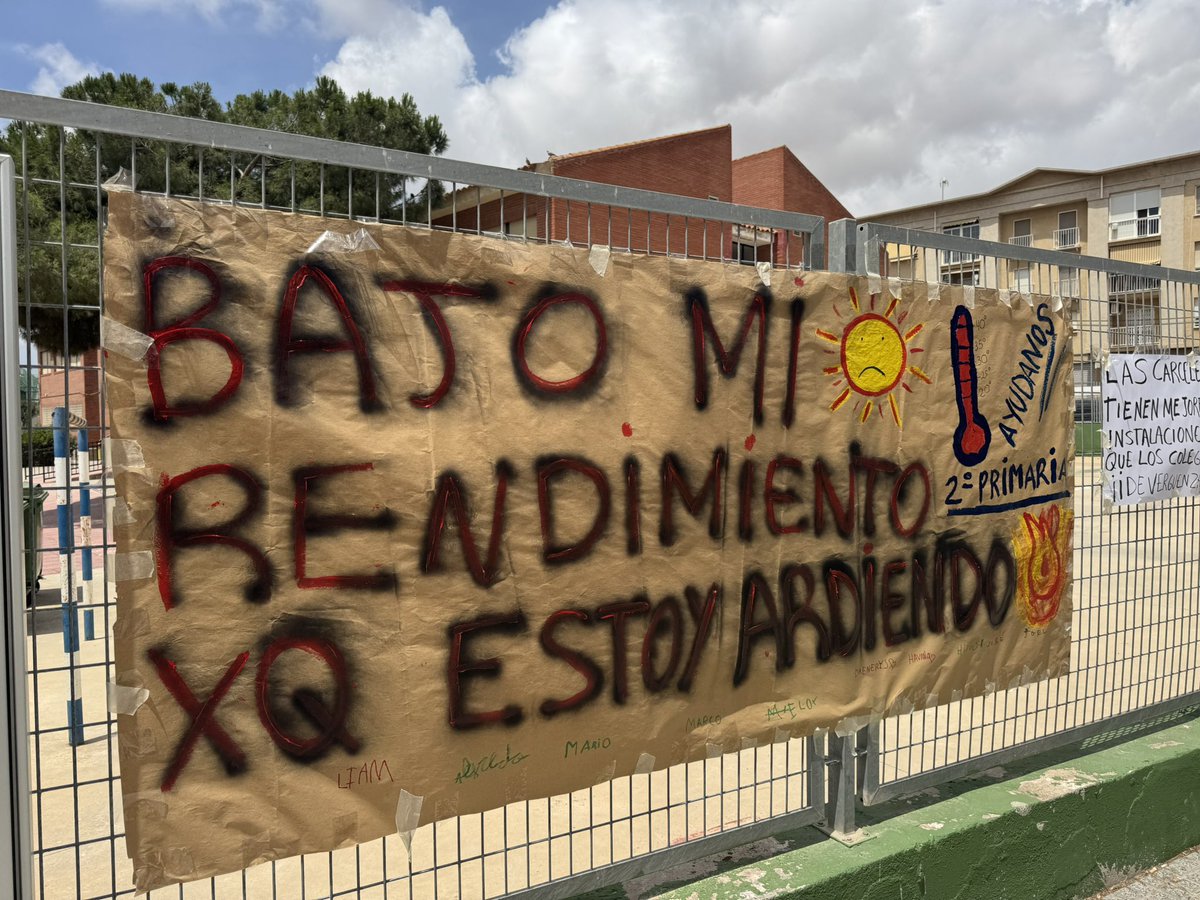 MCCartagena_ct's tweet photo. 🫵🏻MC pide celebrar un Pleno extraordinario sin aire acondicionado para exigir un plan urgente contra el calor extremo en los colegios de Cartagena 🥵🌡️ https://t.co/QWajFMMgir