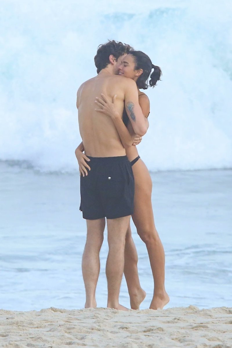 TheLOKII_'s tweet photo. Shawn Mendes and actress Bruna Marquezine in Rio de Janeiro, Brazil https://t.co/0yX2GsAnpQ