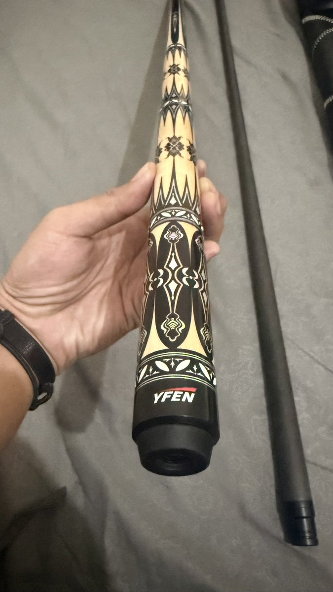 suspisces's tweet photo. WTS pool cue / stick billiard yfen m1 lokasi bandung 2.2jt nego waras https://t.co/fOOmpKdKhE