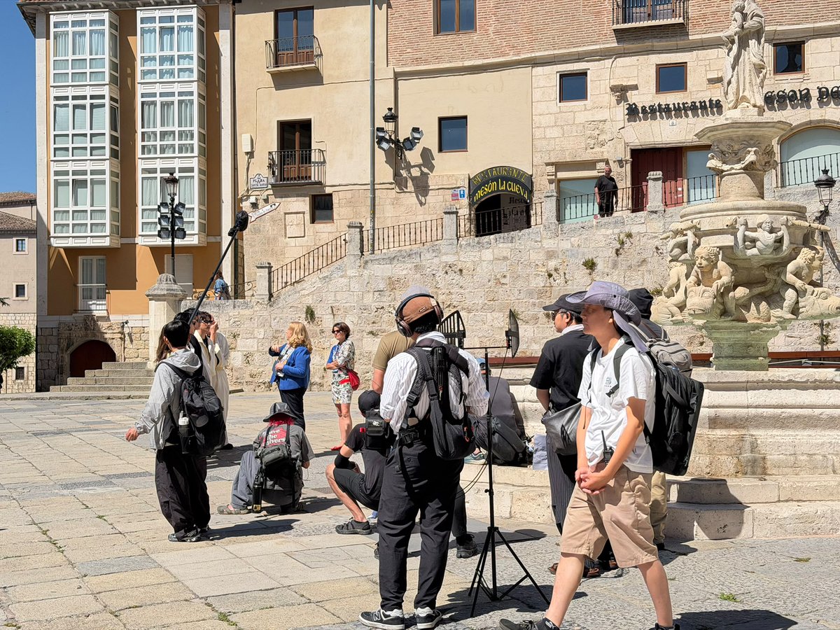 Aytoburgos's tweet photo. 🌏 La alcaldesa ha participado en la grabación del programa internacional taiwanés What A Trip 2, una gran oportunidad para mostrar al mundo la riqueza de Burgos: nuestra Catedral, el Camino de Santiago, el legado del Cid, Atapuerca y una gastronomía reconocida por la UNESCO. https://t.co/3su229Blq5