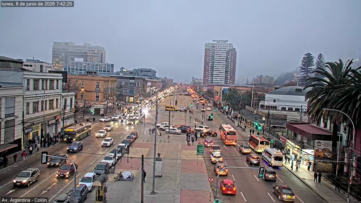 TTIValparaiso's tweet photo. Ahora (07:43) Congestión en Av Santos Ossa, Av Washington, Santa Elena y Colón en dirección a Av Argentina, #Valparaíso.  Congestión en Av Argentina en dirección a Placilla y tránsito lento en dirección a la costa. Recuerda dejar pasajeros sólo en zonas autorizadas. https://t.co/qleikFMrlg