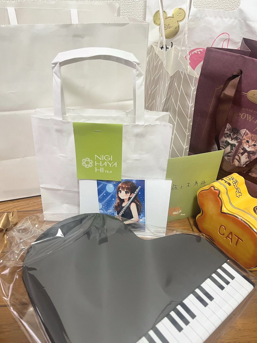 mai__fl's tweet photo. 戌の日コンサート🐕

利府町のご縁で、観光大使でシンガーソングライターの翼さんと共演♪︎
心温まる楽曲と歌声が会場を包み、心地よく演奏させて頂きました🫧

東京や埼玉から、そして生徒さんも来てくださり本当に嬉しかったです🥹ありがとうございます🥲♡
皆さんとお話もでき幸せな時間でした🌸 https://t.co/2CqQMgIOSi