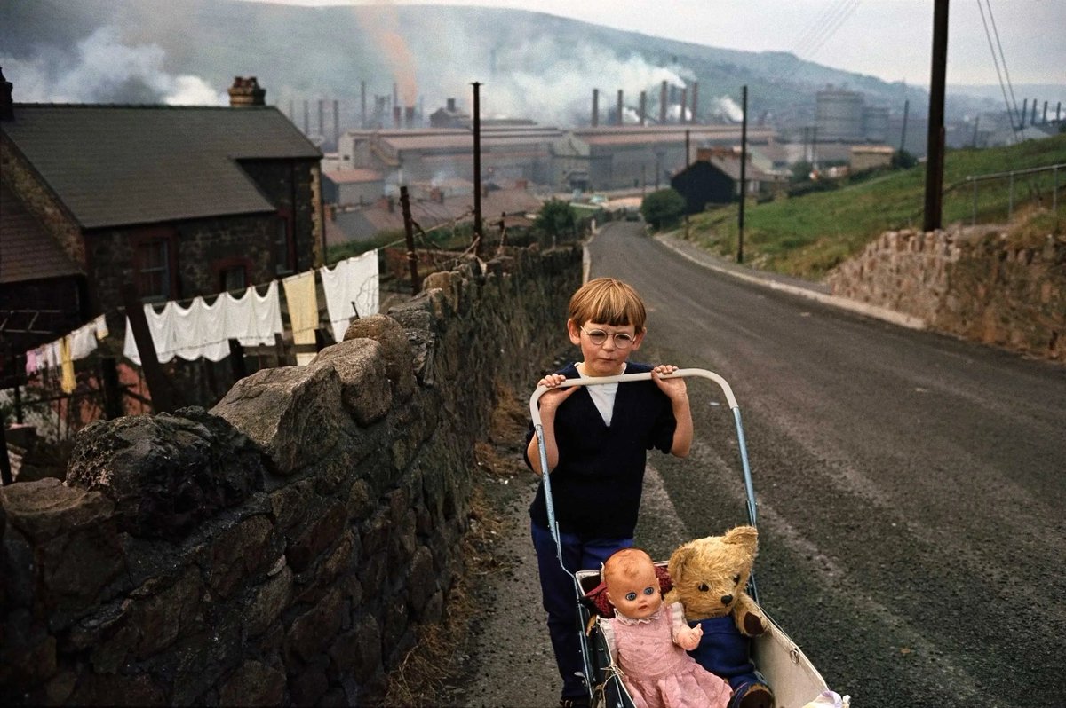 EnzaAltieri's tweet photo. Wales, 1965
Bruce Davidson https://t.co/UhVoe4DGBJ