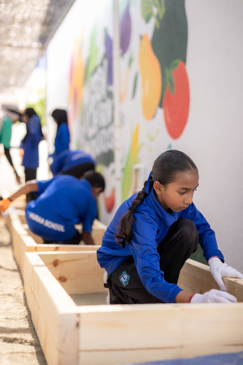 ARC_maldives's tweet photo. Additionally, Grade 4 students planted new seeds in pots and garden beds, encouraging more children to participate in the initiative while contributing to its growth and care. https://t.co/BhkEWdpPzx