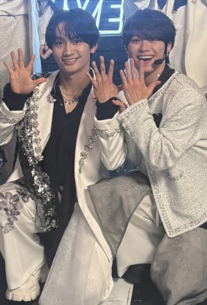 YAS8MAR's tweet photo. ねえ！！！！！！！！！

仕事終わりでそのままとりあえずテレビ観たから今インスタみた！！！！！！

ねえ！！！！！！！

私はこれだけでとりあえずライブまでは生きられるよ！！！！！！！！！

 #丈橋 https://t.co/SUPIl5zwCz