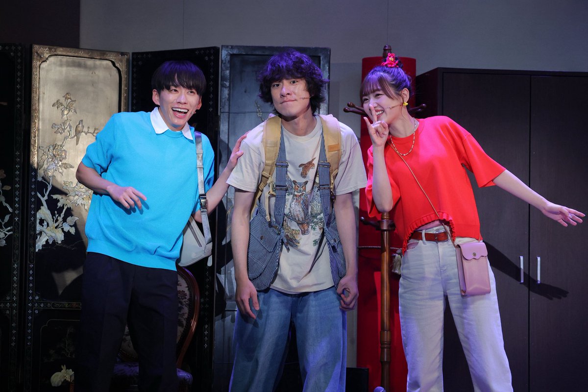 poc_ntv's tweet photo. 🐥舞台 #ぴーすおぶせーふ 🐥

本日は休演日です！
楽しそうな3人をお届け📸

明日からの公演に向けて、キャスト陣もパワーをチャージ中🔋🌈
また明日、会場でお会いしましょう！🎭

#基俊介 (#IMP. ) #佐々木美玲 #落合モトキ https://t.co/8AjhhhFZMQ