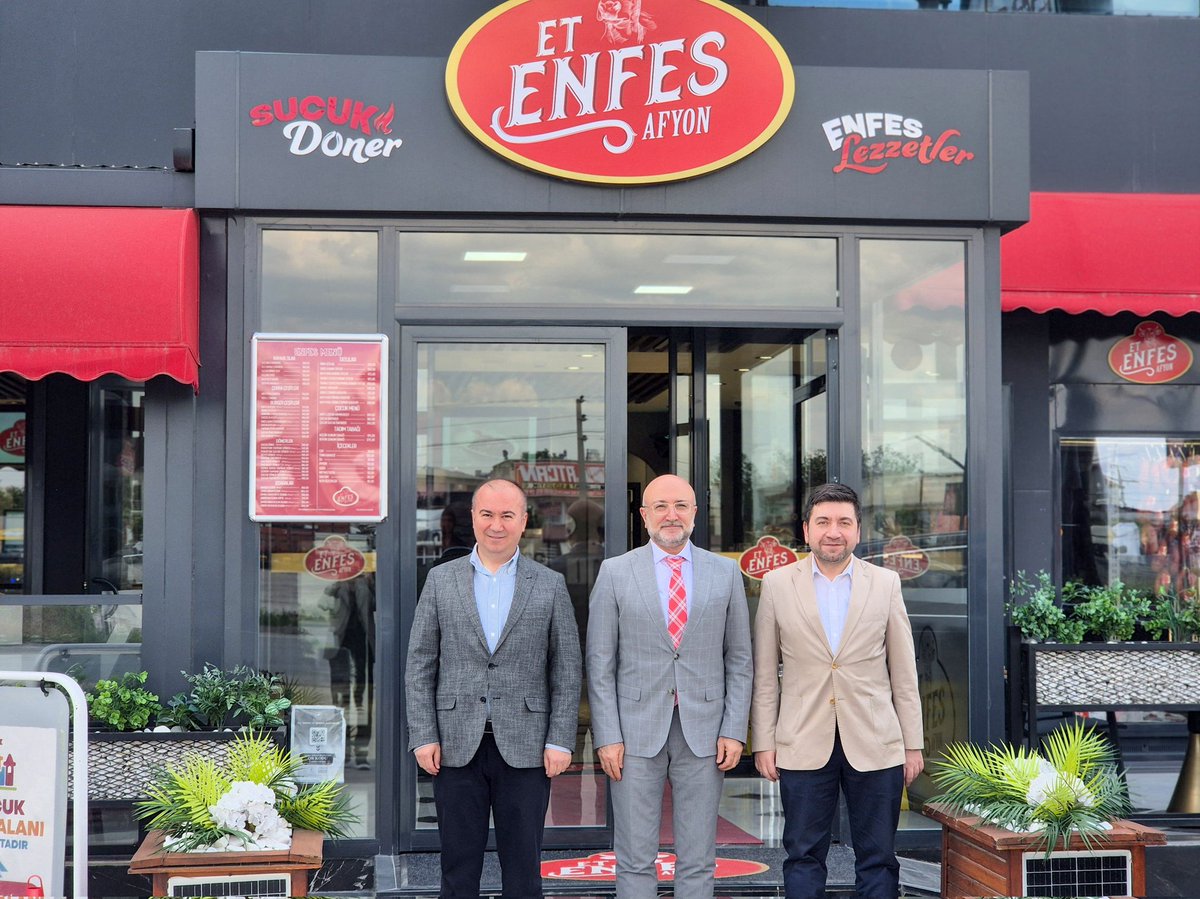 akpartiafyon's tweet photo. İl Başkanımız Av. Turgay Şahin, saha ziyaretleri kapsamında önceki dönem İl Başkanımız Hüseyin Ceylan Uluçay’ı işletmesinde ziyaret etti.

Gerçekleşen ziyarette İl Başkanımıza, İl Başkan Yardımcımız Halil İbrahim Sevim eşlik etti. Ziyarette AK davamızın geçmişten bugüne taşıdığı değerler, teşkilat çalışmalarımız ve Afyonkarahisar’ımıza yönelik hizmetler üzerine değerlendirmelerde bulunuldu.

Önceki dönem İl Başkanımız Hüseyin Ceylan Uluçay’a misafirperverlikleri ve kıymetli görüşleri için teşekkür ediyor, çalışmalarında başarılar diliyoruz.
