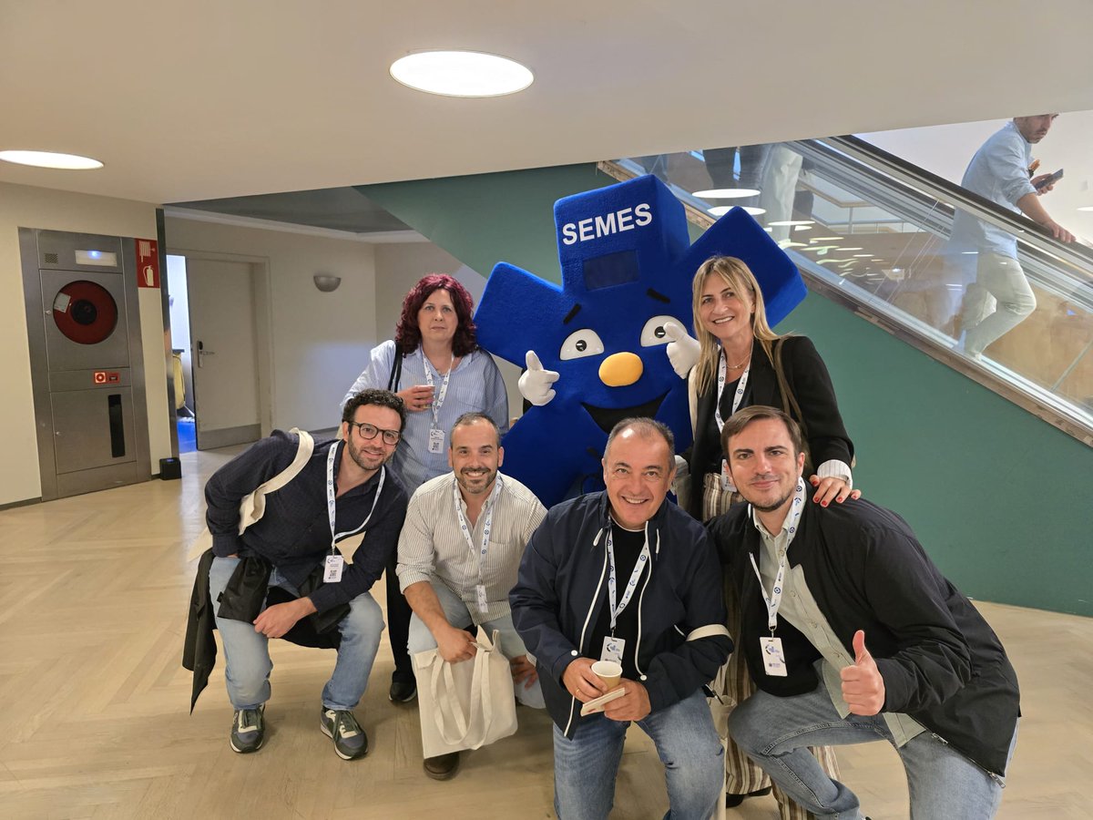 ags_nortecadiz's tweet photo. 🏥📚 Urgencias del Hospital Universitario de Jerez participa en el 36º Congreso Nacional de #SEMES con varios trabajos científicos, entre ellos el póster "Enfermería Finalista en Urgencias II: Suturas".
#SomosAreaJerezCostaSierra https://t.co/1PeC6sKg5R