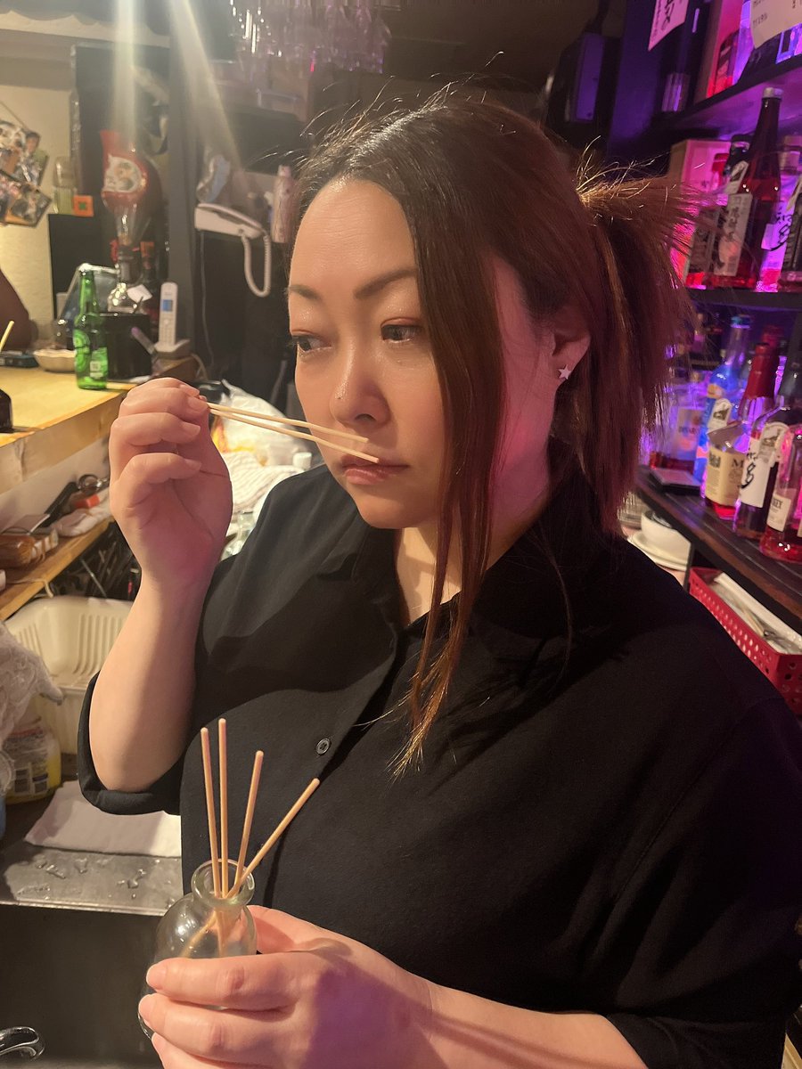 DA_ZU_'s tweet photo. 地元の繁華街にクマが出て大騒ぎです。
幡ヶ谷にも野生化や妖怪化した酔っ払い達がしょっちゅう出てきますね🙄
酒飲みに優しい街だよ笑
今週もDA-ZUは通常営業です🥳

本日のメンバー
ちか、りゅうや https://t.co/2HFI4nK2Pp