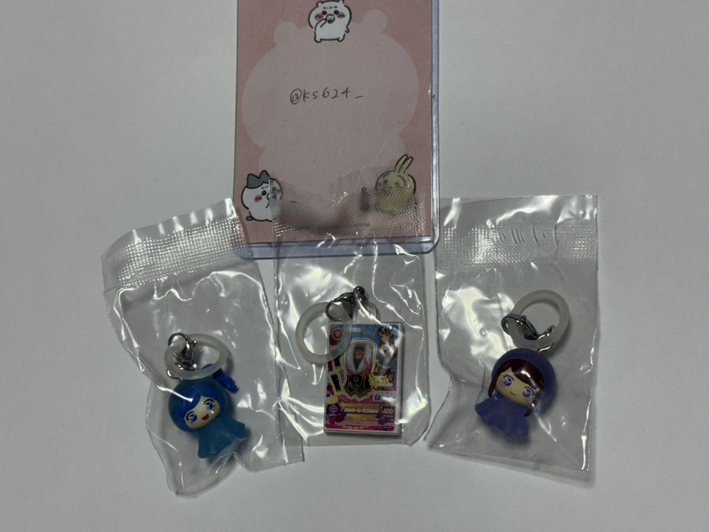 ks624_'s tweet photo. 【交換】アイカツ ガチャ めじるし アクセサリー

譲┆ 霧矢あおい 紫吹蘭 セクシーカードチャーム
求┆ 藤堂ユリカ

郵送での交換希望です📮
検索からもお気軽にお声掛けください✧ https://t.co/DD4ll2wmfa