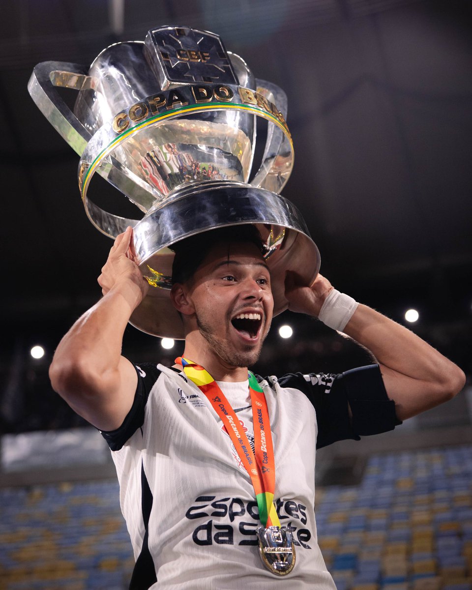 Caco09_'s tweet photo. Maracanã 🖤🤍 https://t.co/oyTef4QuOS