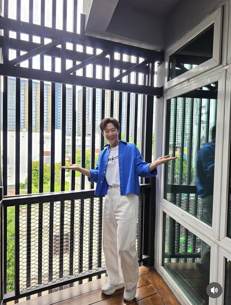GodSave_09's tweet photo. ชอบสีฟ้าครับ   งี้ๆๆ

Ok พี่ชอบสีฟ้า  
ส่วนหน้าที่ในการชอบพี่ ให้เป็นของนุก็พอ

#พี่จอง https://t.co/LCYCHEJRbk