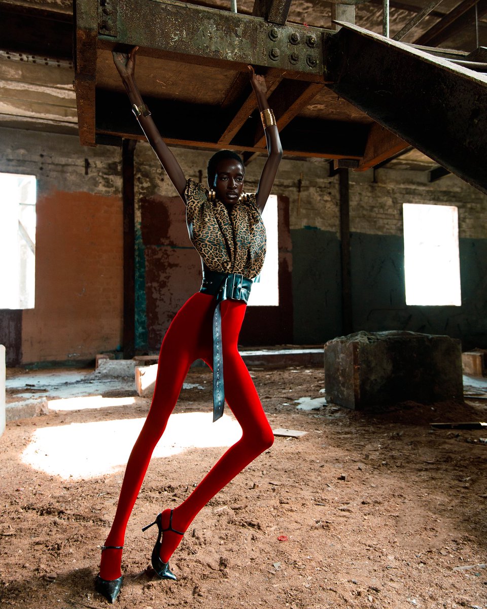 roevisuals's tweet photo. All I did was open my shutter and took these fire images 😅 

A mix of fashion, style and photography. 

Photographed by me. https://t.co/d2cFDo2BoF