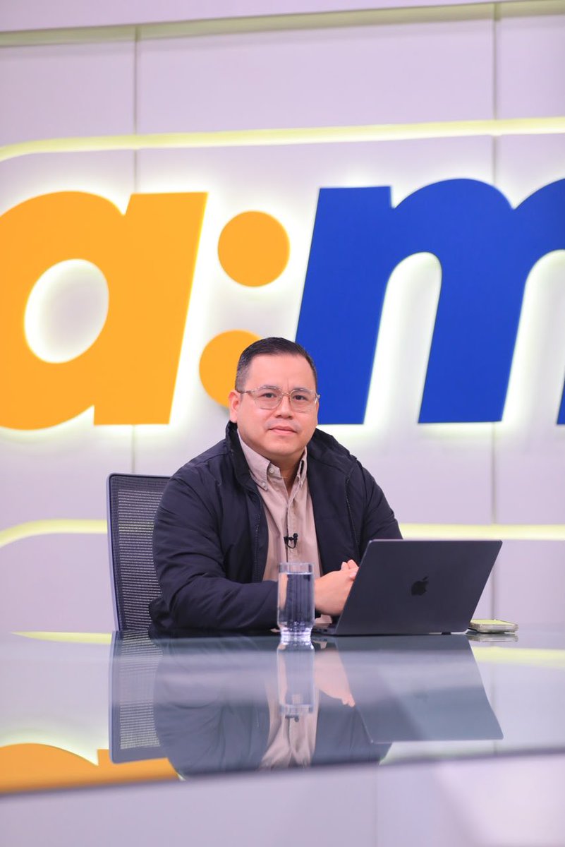 EntrevistaAm's tweet photo. ¡Finalizamos con la primera #EntrevistaAM de la semana!

@AstridAvalos conversó con el director de Albergues, @JosueGarciaSV, sobre la activación de la Alerta Amarilla, la habilitación de albergues a nivel nacional y las acciones preventivas. https://t.co/seLlxmH1Mc