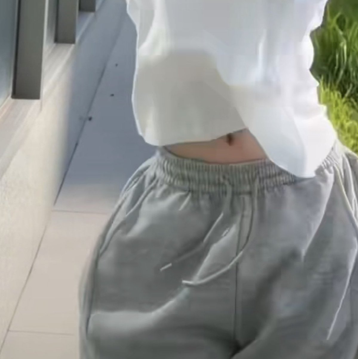 femnoonoo's tweet photo. I need to bite sunoo's waist https://t.co/Yj8UZvM2QB