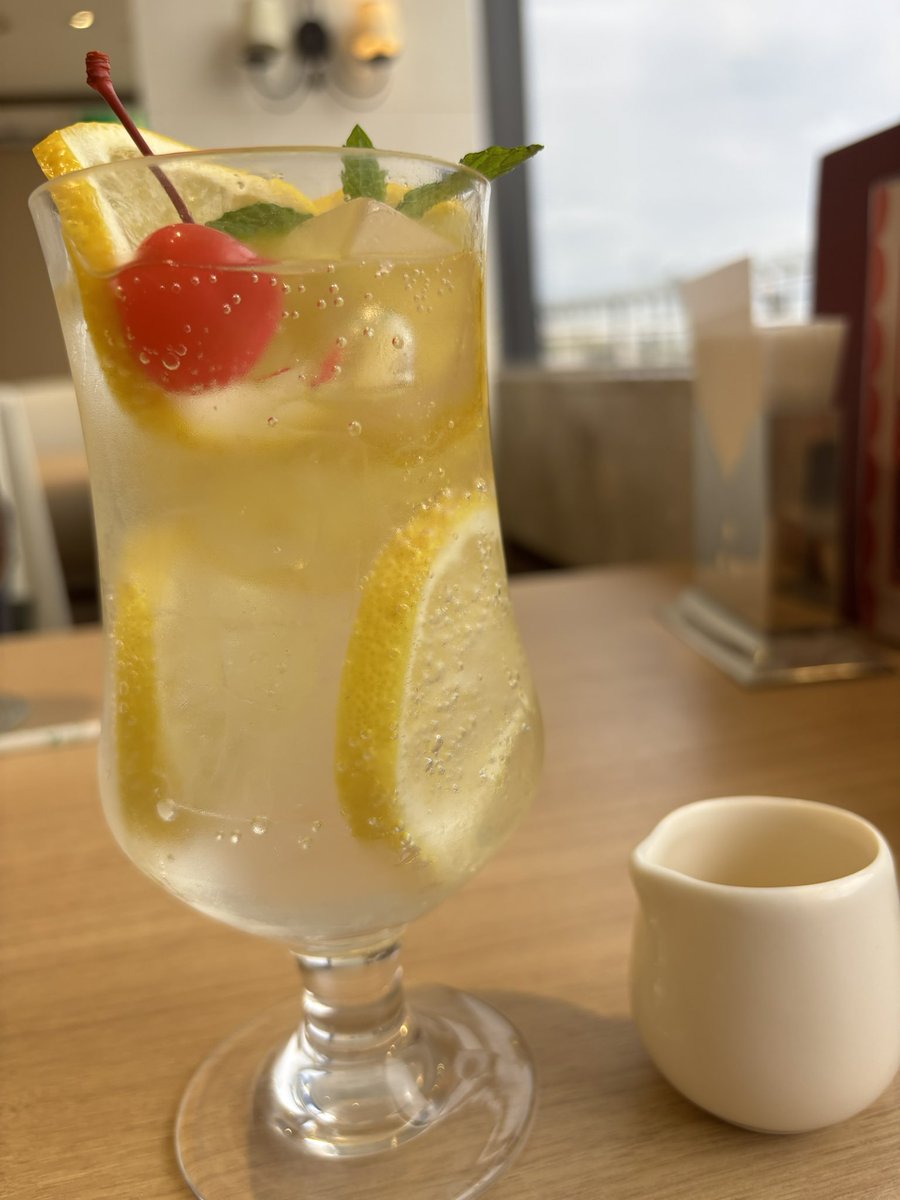 necosabre's tweet photo. 蒸し暑いので爽やかな飲み物 https://t.co/Id0wm333ct