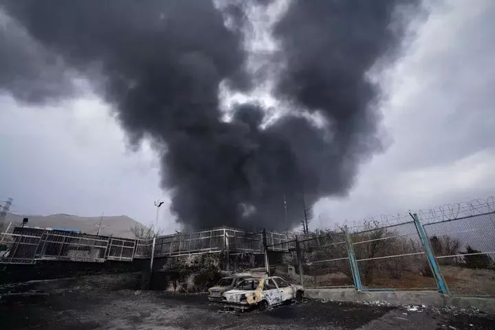 abouafbernard's tweet photo. Iran annonce une "cessation" des frappes contre Israël.

Téhéran menace de reprendre si Israël poursuit ses actions au Liban https://t.co/XYpSkKXVAg