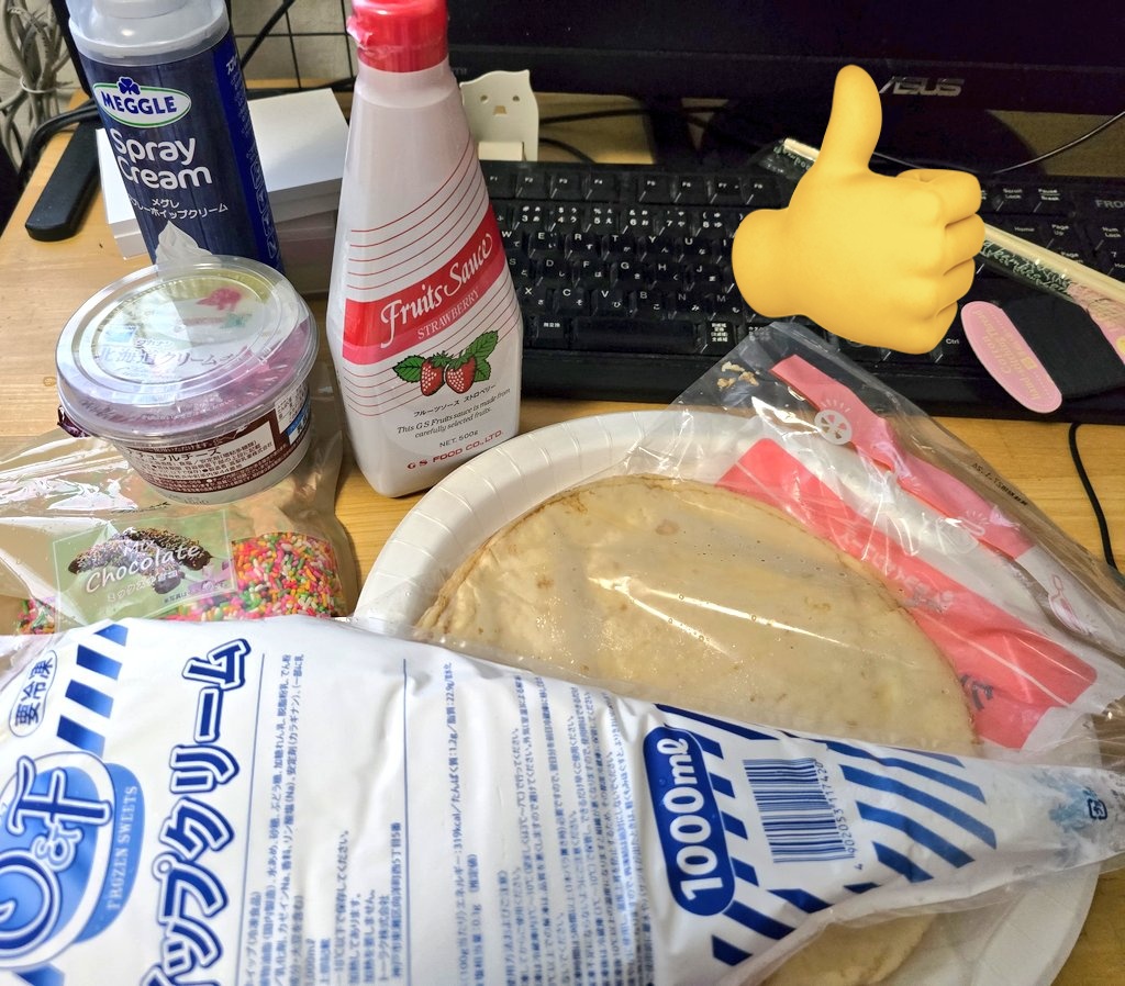 kuruwat's tweet photo. 健康診断が終わったので勢いでミルクレープ？を作ったけどなかなか食べきれない… https://t.co/tXiIZED2j3