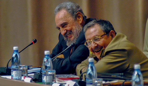 glendyswillian's tweet photo. i Fidel es el caballo, Raúl es el más intrépido y valiente jinete! https://t.co/CrMVzRe4F4