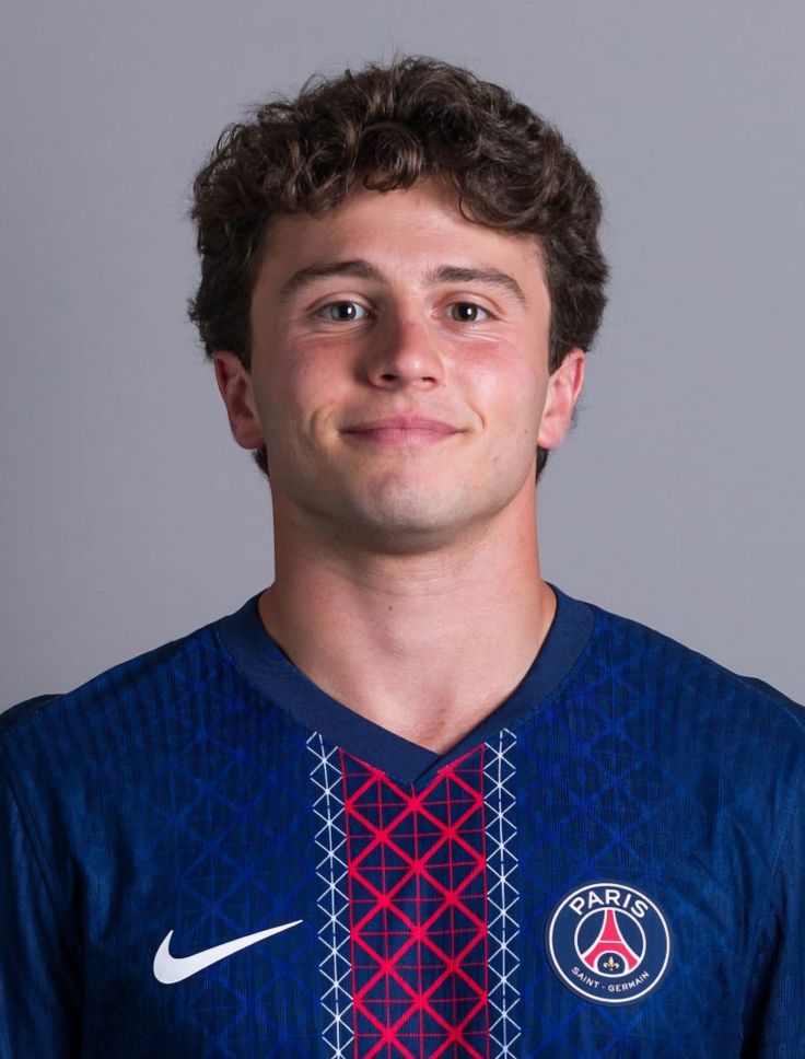 GoalDepot's tweet photo. 🚨𝗕𝗥𝗘𝗔𝗞𝗜𝗡𝗚: PSG have informed Real Madrid that Vitinha and João Neves are not for sale this summer. 

Both midfielders remain key to Luis Enrique’s long-term plans.

[ @FabrizioRomano ] https://t.co/7H0JPD6mIB