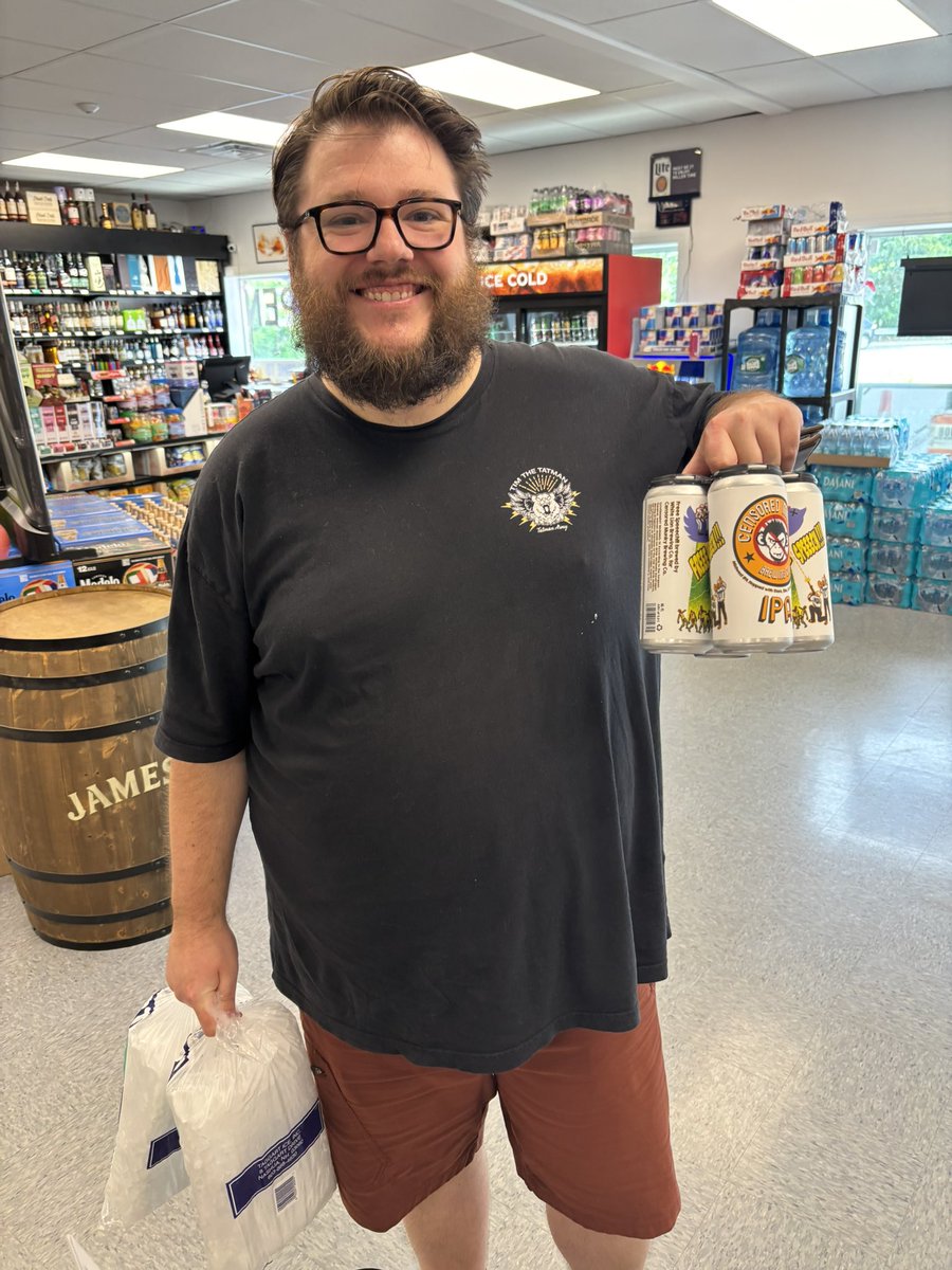 MunkyBrewing's tweet photo. Big up to Valley Plaza Discount Liquor in South Grafton baby and all supporters! Thank you! The Munky Cometh. 🍻

✅ https://t.co/LdlU4UR1IF for Our Beer, Beer Finder, Merch, Events, Contact, and more! 

#FreeSpeech #InsiderTrading #ACaseOfTheMondays #CensoredMunkyCrew #Grafton https://t.co/uDhtLKUjr0