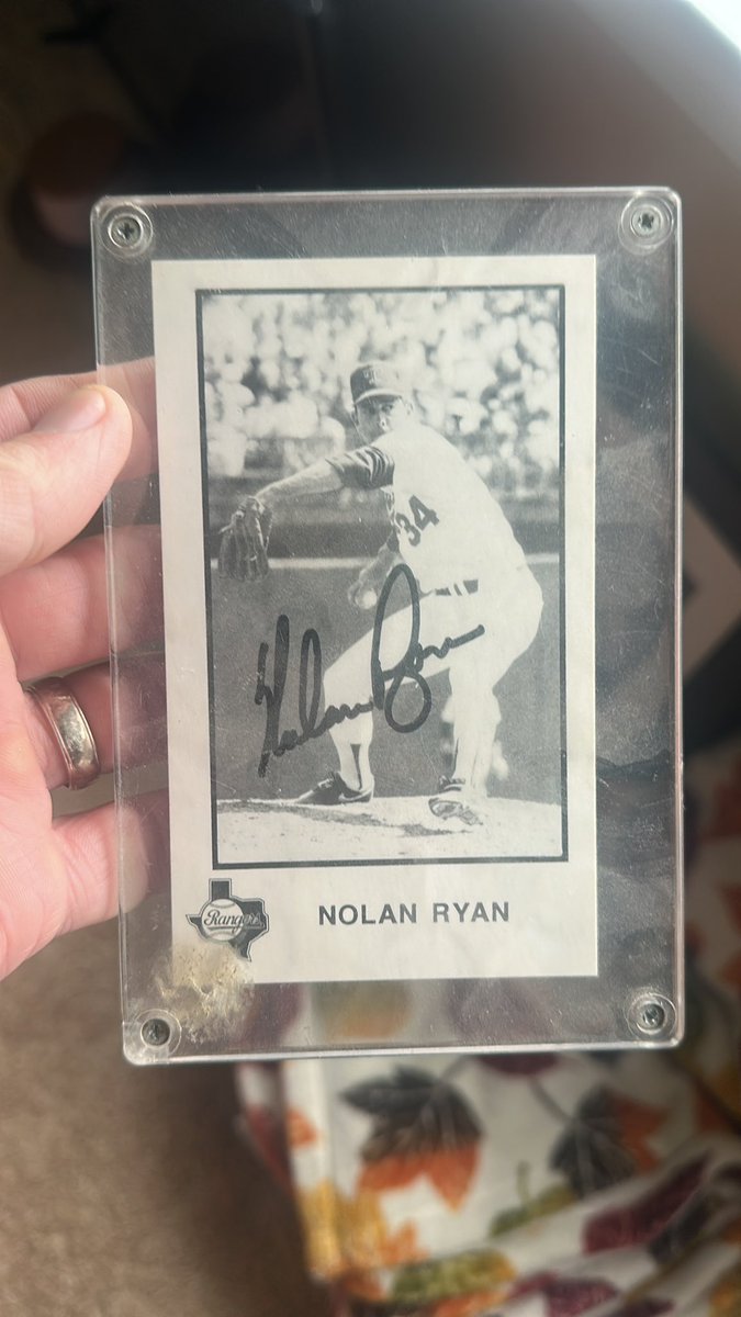 TobeyRyan's tweet photo. @Ob1JohnKenob1 @UpperDeckSports Did you ever send anything to Nolan Ryan and get one of these back? This is a live auto, but very likely an auto pen. My brother, myself, and a couple friends of ours all got one and the autos were almost identical, just different colored ink. https://t.co/SD4pQhOVDH
