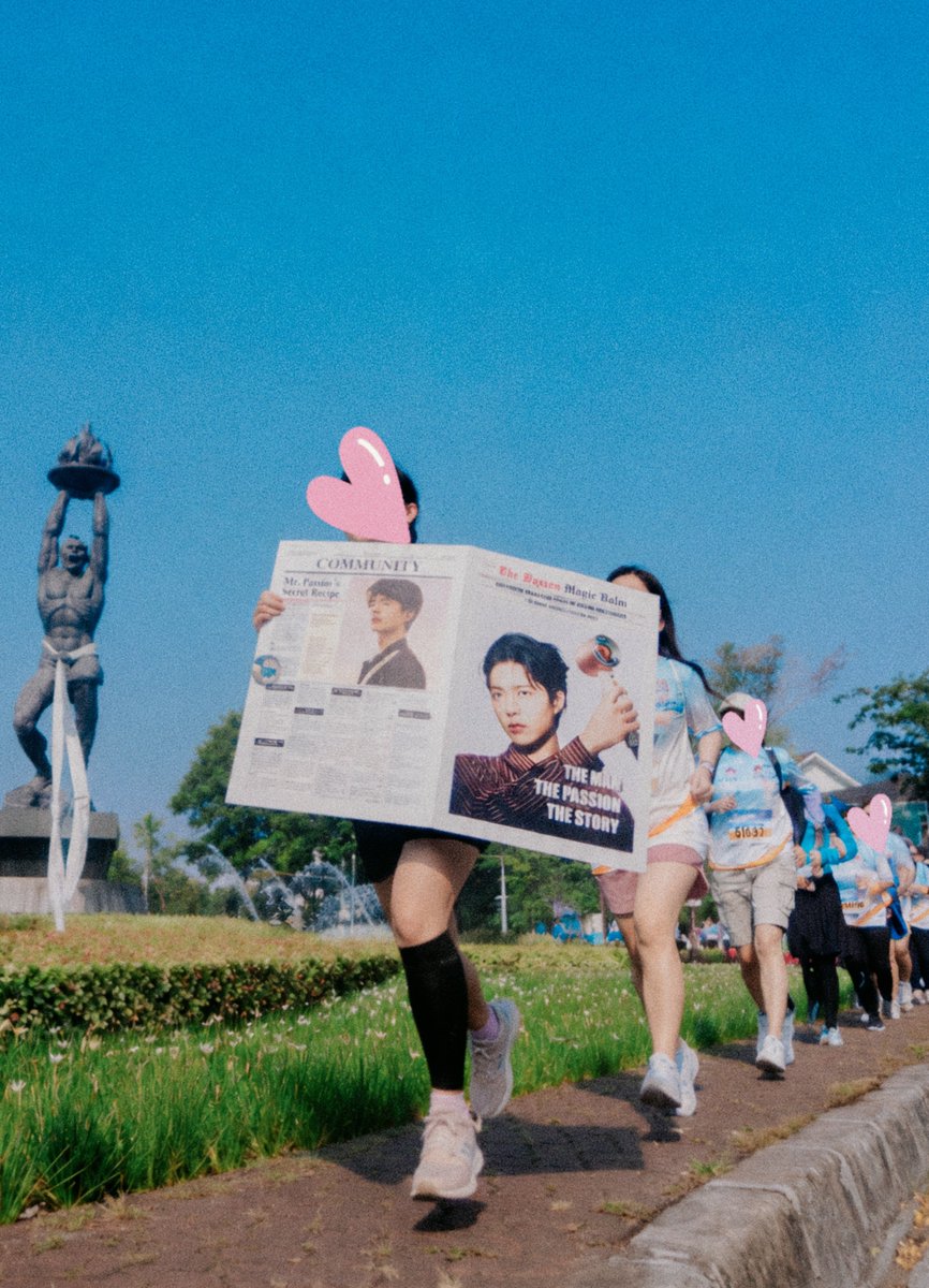 bulbogum's tweet photo. Some ran for fitness, some ran for fun, and I ran because everyone else started running😌

If @BOGUMMY hears about this, please tell him we actually ran😆 

Bogumagic Run 2026 x Dyson Indonesia  x Senayan City https://t.co/cHfi8rxLph