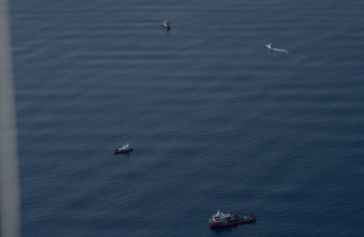 SeaWatchItaly's tweet photo. Dalla nostra ricostruzione ci risulta che, ancora una volta, le autorità erano ben consapevoli della situazione, e che queste morti si potevano evitare. l’Italia e Malta hanno inviato i loro assetti di soccorso quando ormai era troppo tardi. [2/3] https://t.co/XzoxdQEreo