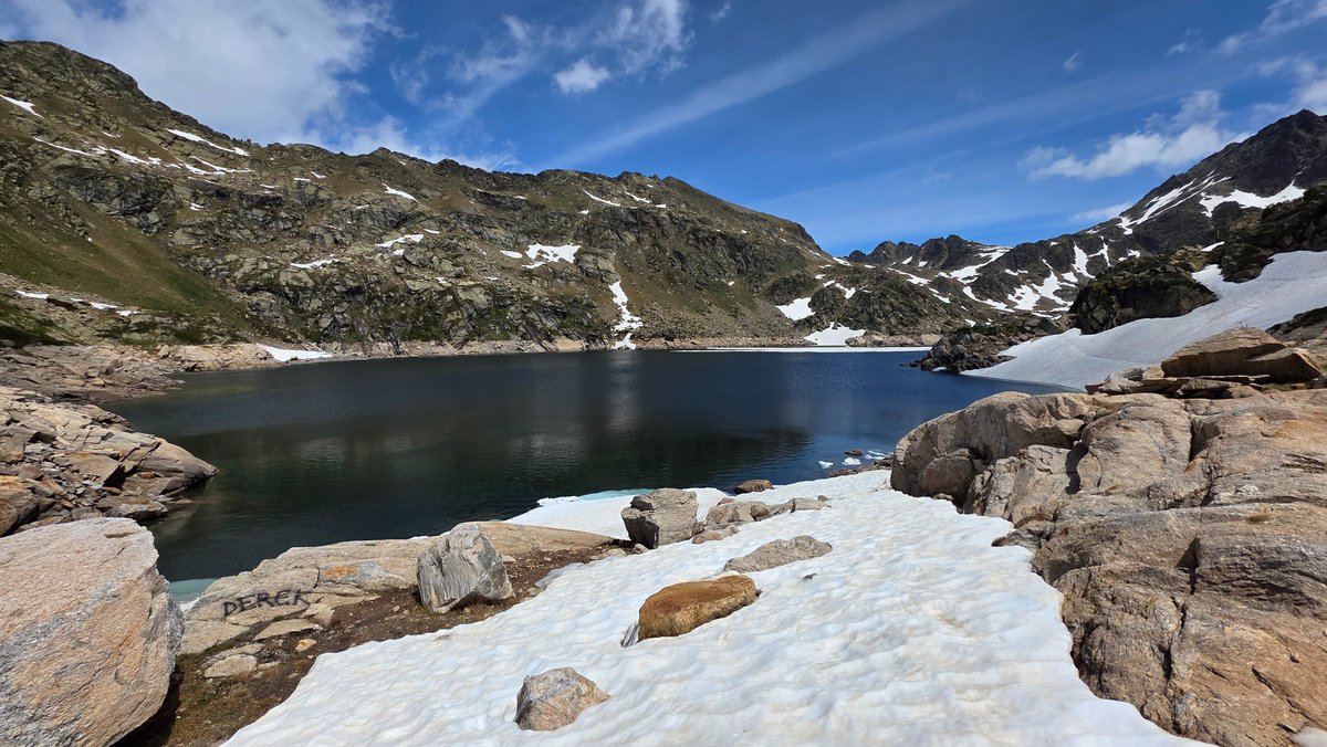 jordirodoreda3's tweet photo. Estany de Juclar a 2299m, Andorra
Aquest cap de setmana. https://t.co/51Or8nTA5V