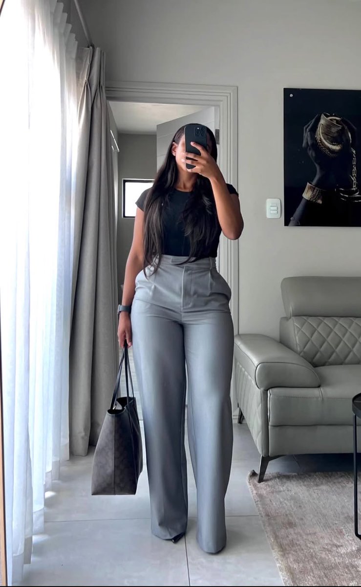 softblurss's tweet photo. Work fit 😍 https://t.co/RHOXDVAGda