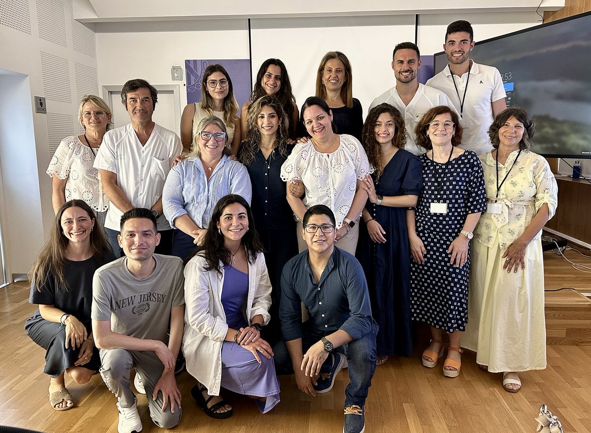 asmen_ibsalut's tweet photo. 👩‍⚕️👨‍⚕️ Avui donam la benvinguda als 1️⃣2️⃣ nous residents d’@asmen_ibsalut    

Enguany s’hi han incorporat 8 metges i 2 infermers que faran la seva formació especialitzada en atenció familiar i comunitària i 2 comares. 

Comença el camí! https://t.co/t39TnK6pvC