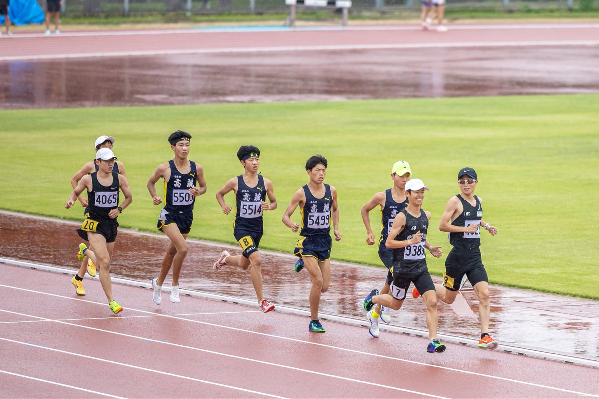 02rikiya01's tweet photo. 実は職を4月から転がしました。
2ヶ月間生徒と共に練習を少しずつ
積み上げた結果･･･
1500m 4.08
3000m 8.54
5000m 15.18
まで戻ってきました🏃‍♂️

まだ若いうちにまずは走りで生徒を引っ張れるように努めていきたいと思います🏃‍♂️
久々にトラックレース走ると気持ちいいですね🏋️
※再掲しました🙇‍♂️ https://t.co/eJC45vDfYP