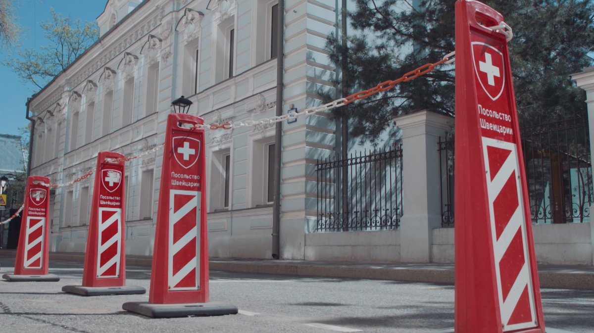 RSIonline's tweet photo. 𝗙𝗮𝗹𝗼̀
Milioni di franchi spariti, cantieri incompiuti, imprese e artigiani ticinesi mai pagati. Un noto imprenditore svizzero, oggi in carcere e accusato di truffa e riciclaggio, è al centro dell’inchiesta di Falò tra testimonianze e risvolti nel caso.
Stasera, 20:40, LA 1 https://t.co/GQE3whhc6C