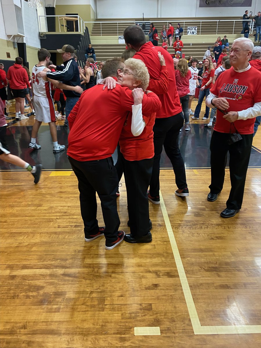 gbelcher1's tweet photo. Wishing a very Happy Birthday to my Mom, Dorothy, today! 89 years young today and still going strong! https://t.co/GCMBVsQjOx