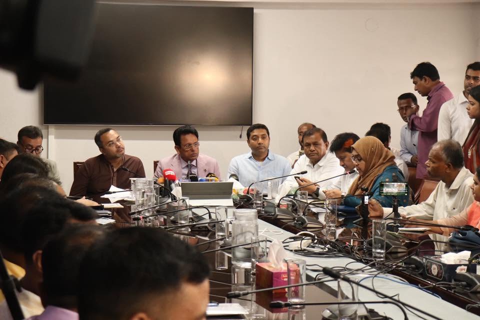 BobbyHajjaj's tweet photo. At the Primary Gold Cup Football Tournament 2026 press briefing, State Minister #BobbyHajjaj shared key tournament updates. The event aims to nurture young football talent and create opportunities for future stars.
#SchoolFootball #YouthFootball #FutureStars https://t.co/nEg3bUOXeN