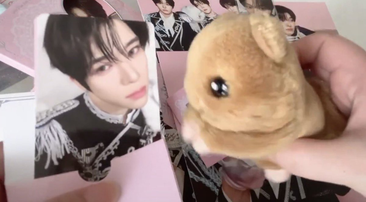 aehaemprotector's tweet photo. 이거 왜이렇게 웃기지

전남대공과 쥐 (ㅇㅁㄴㅁㅁ짱 사랑해) https://t.co/NfAPjsH12x