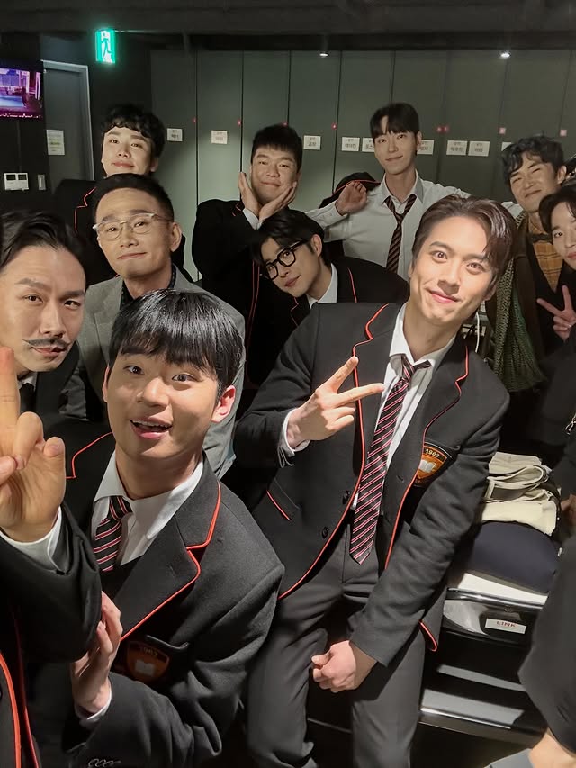 TACK_archive's tweet photo. [IG: chs_faith]
2026년의 반을 함께해주어 너무 고맙습니다🙏🏻
https://t.co/2UsGBdsi2q https://t.co/BtBVlNnqN1