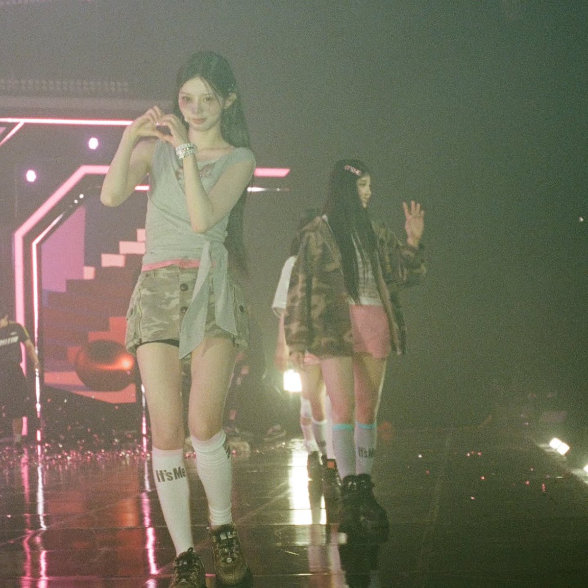 parminjuu's tweet photo. <📁> Dressing Teenie Weenie dot co https://t.co/QNxxlIXvck