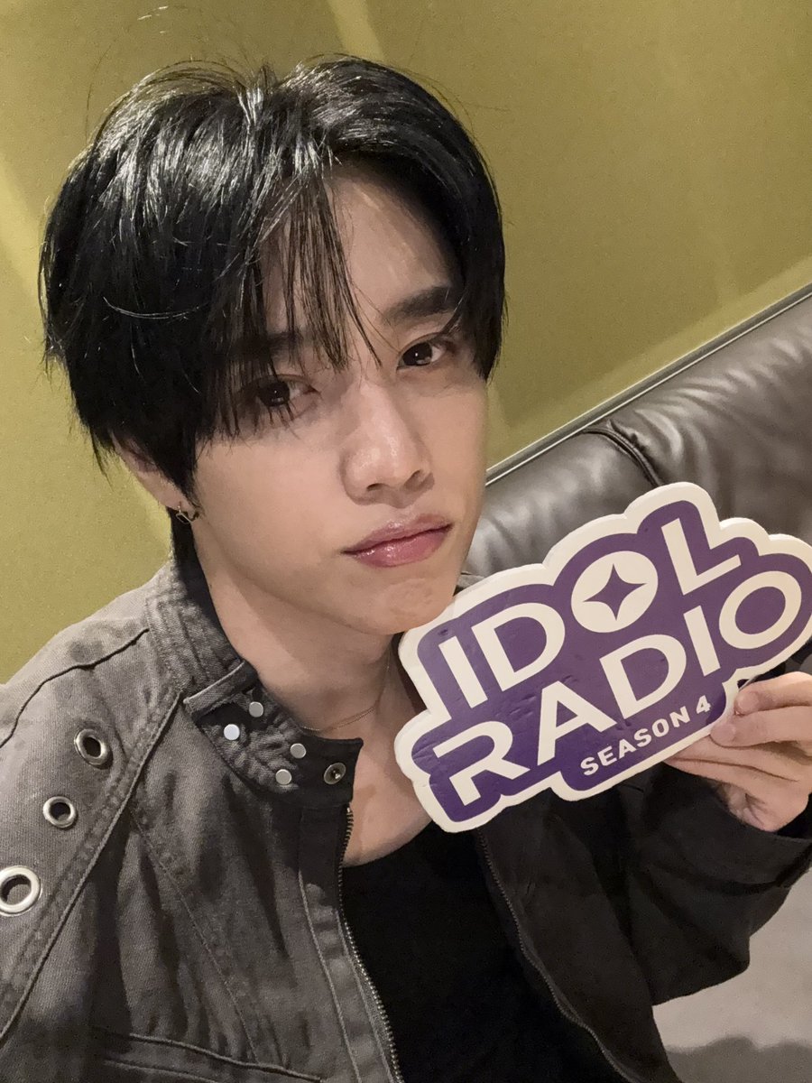 swlovezone's tweet photo. sunwoo’s back to black hair! 🖤 https://t.co/wg6a1IvSlA