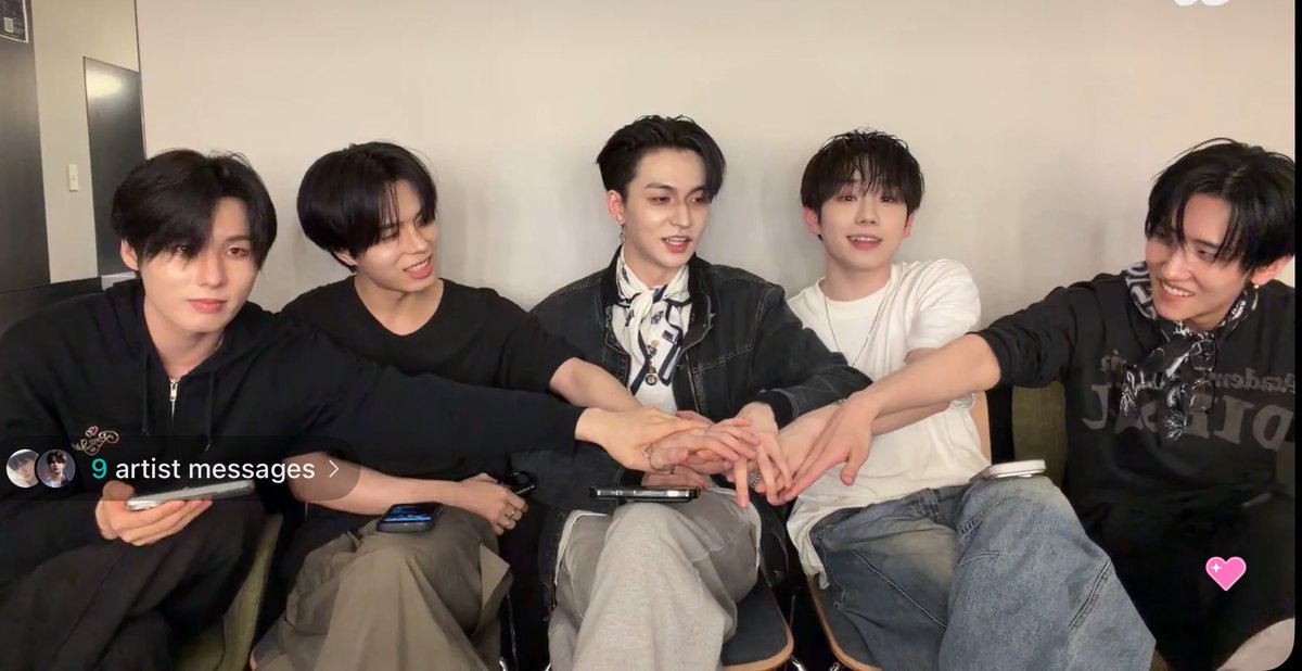 lingmingyojeong's tweet photo. Happy Elring Day 🫳🏻🫳🏻🫳🏻🫳🏻
#ELAST #엘라스트 #エラスト #ELRING #엘링 https://t.co/liRGqzULC8