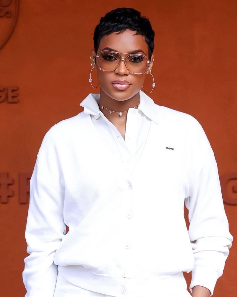 MMCrdc243's tweet photo. 📸 : La longue jambe Didi STONE était invitée lors de la finale de Roland-Garros ce dimanche à Paris. 

On admire le flow ! 👌
#MMC https://t.co/lKl15Cg10O