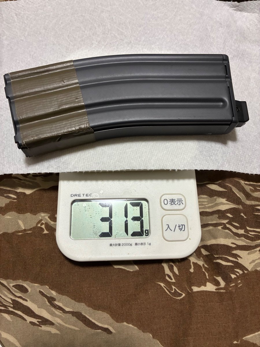 ACOG_M150's tweet photo. evoltマガジンを実物アルミマガジンへ
重さ約313gから163gへ
約半分近くになります
作業時間も実物マガジンを着るのを上手く出来たら1時間もかかりませんでした https://t.co/3Ruht4quTM