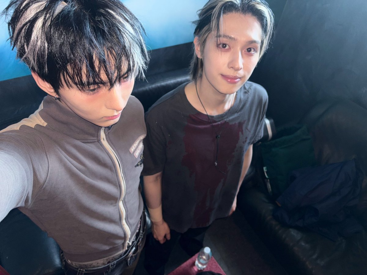 jiseode_zip's tweet photo. 260608 🫧
🐥이건 어제 🦊이랑 찍은거
🐥머리가 비슷해서 https://t.co/m5ARoFaOej